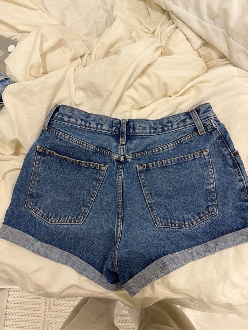 Abercrombie & Fitch Rolled-Hem Medium Blue Denim Shorts - Picture 2 of 2
